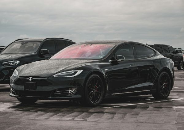 Guide pour choisir l'assurance Tesla conforme à votre budget